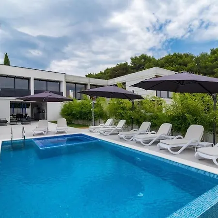 Villa Modern And Peaceful Miaa & Osea Medulin