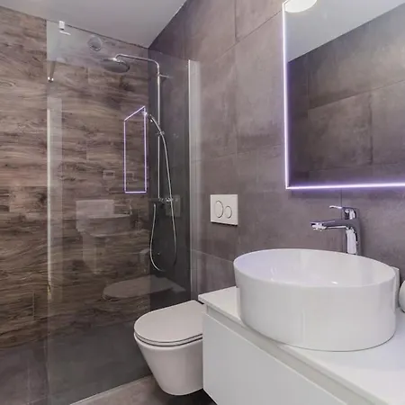 Modern And Peaceful Miaa & Osea Villa Medulin